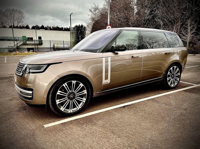 Batumi gold range rover